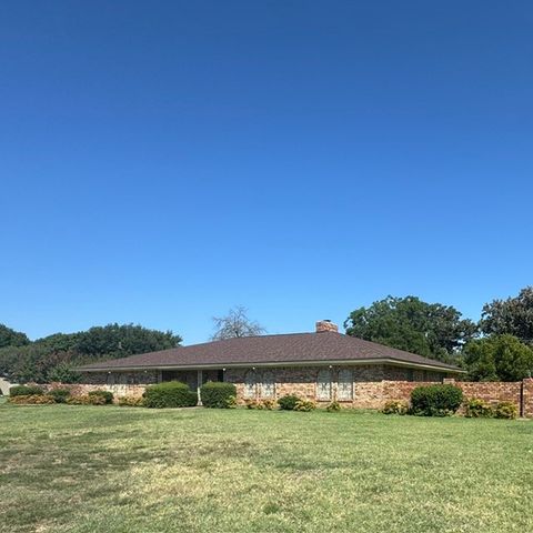 1210 W Westhill Drive, Cleburne, TX 76033