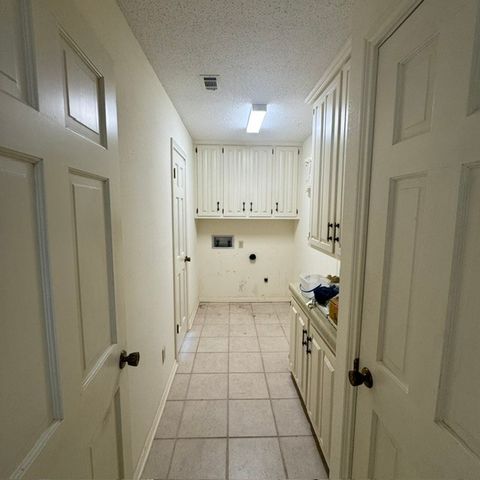 1210 W Westhill Drive, Cleburne, TX 76033