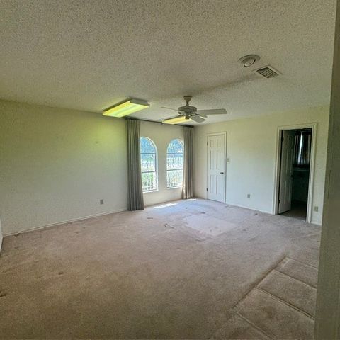 1210 W Westhill Drive, Cleburne, TX 76033