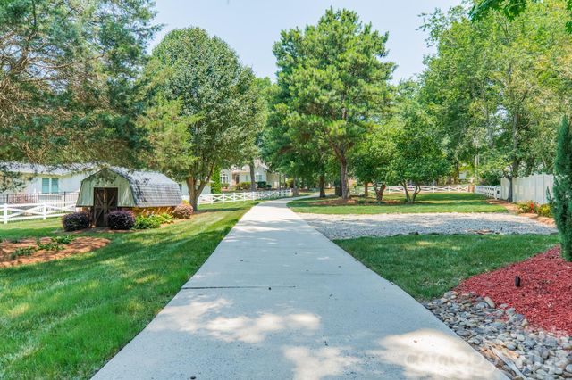 19533 Bustle Road, Cornelius, NC 28031