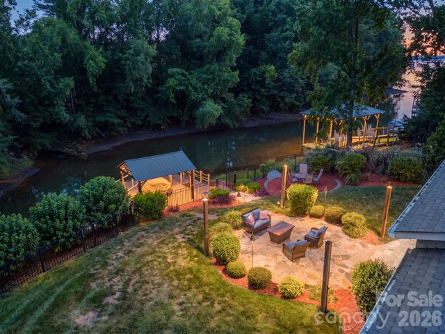 19533 Bustle Road, Cornelius, NC 28031