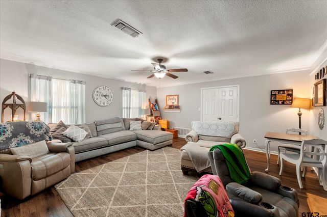 337 Daingerfield, Pittsburg, TX 75686