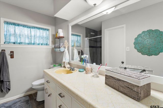 337 Daingerfield, Pittsburg, TX 75686