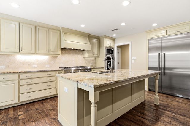 7230 Eudora Drive, Dallas, TX 75230