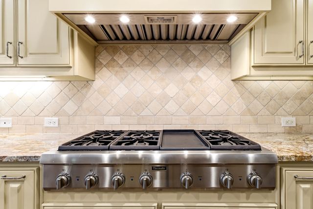 7230 Eudora Drive, Dallas, TX 75230