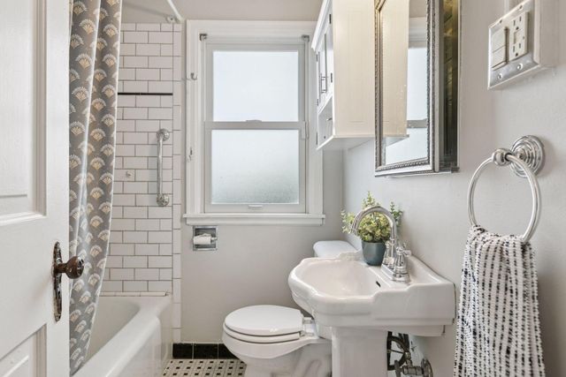 40 Penn Avenue S, Minneapolis, MN 55405