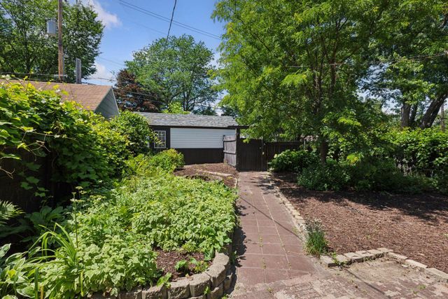 40 Penn Avenue S, Minneapolis, MN 55405