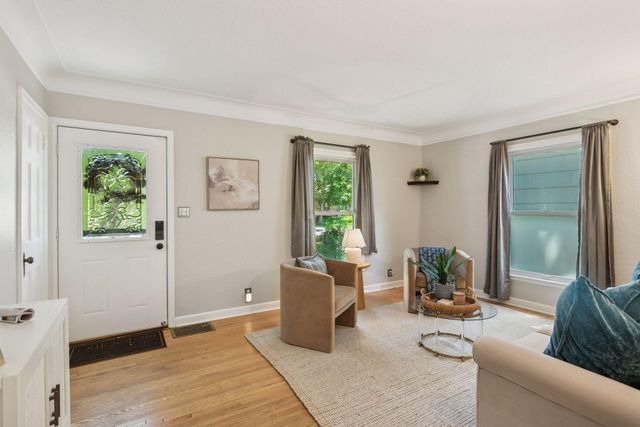 40 Penn Avenue S, Minneapolis, MN 55405