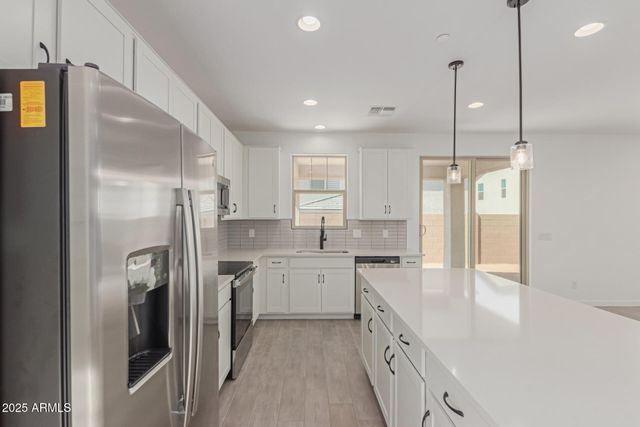 11631 W GREEN Drive, Youngtown, AZ 85363