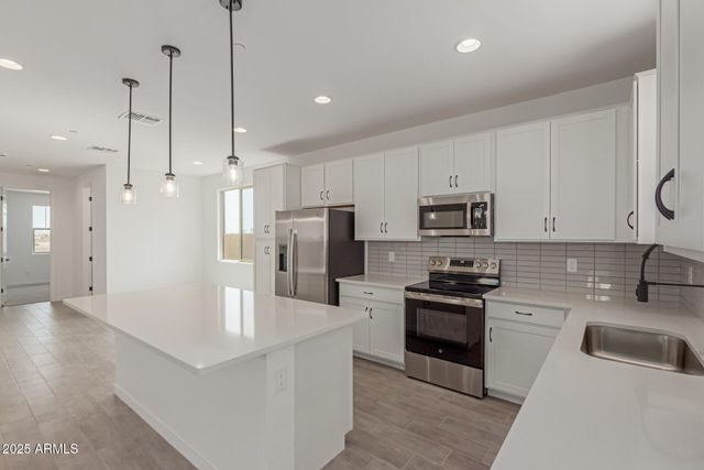 11631 W GREEN Drive, Youngtown, AZ 85363