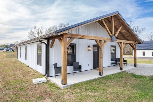 234 N Walnut St, Hohenwald, TN 38462