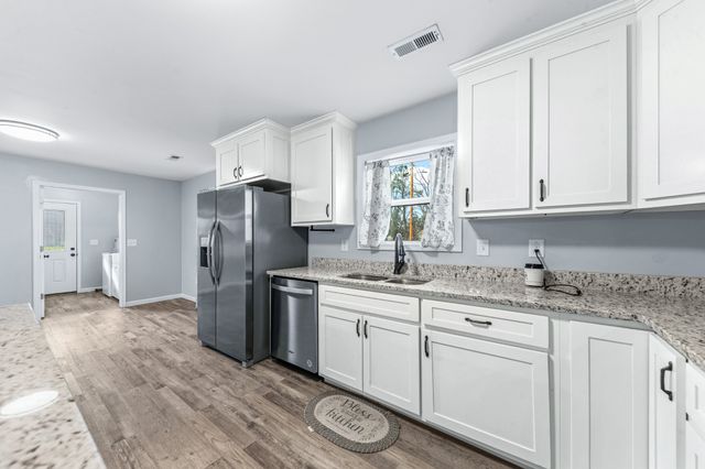 234 N Walnut St, Hohenwald, TN 38462