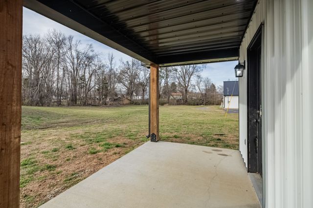 234 N Walnut St, Hohenwald, TN 38462