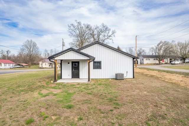 234 N Walnut St, Hohenwald, TN 38462