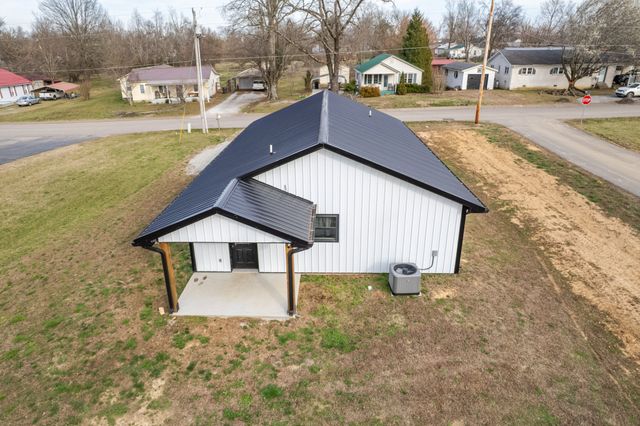 234 N Walnut St, Hohenwald, TN 38462
