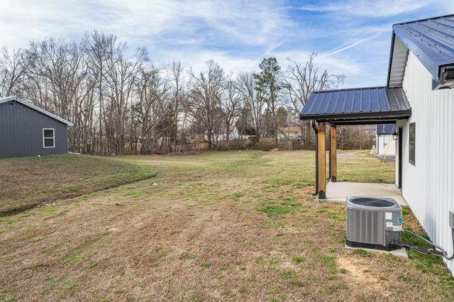 234 N Walnut St, Hohenwald, TN 38462