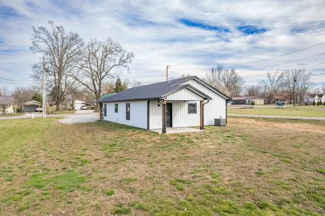 234 N Walnut St, Hohenwald, TN 38462