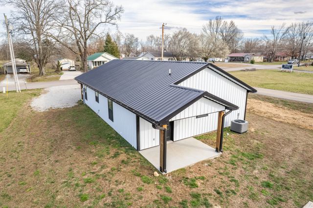 234 N Walnut St, Hohenwald, TN 38462
