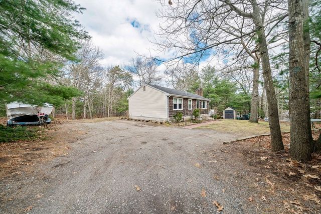 1 Carver Rd, Plymouth, MA 02360