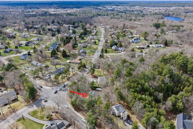 1 Carver Rd, Plymouth, MA 02360