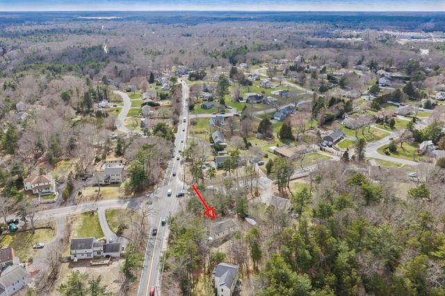 1 Carver Rd, Plymouth, MA 02360