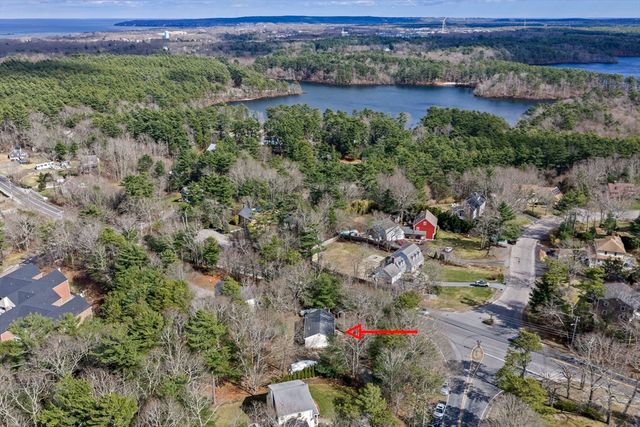 1 Carver Rd, Plymouth, MA 02360