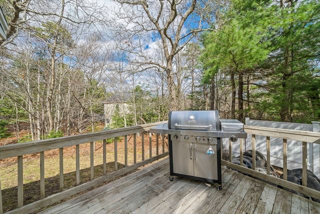 1 Carver Rd, Plymouth, MA 02360