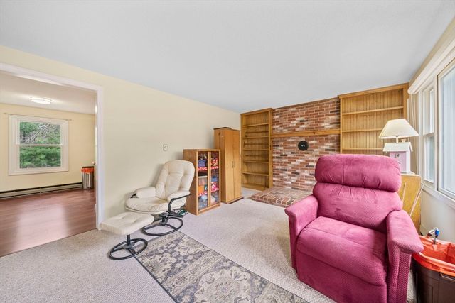 1 Carver Rd, Plymouth, MA 02360