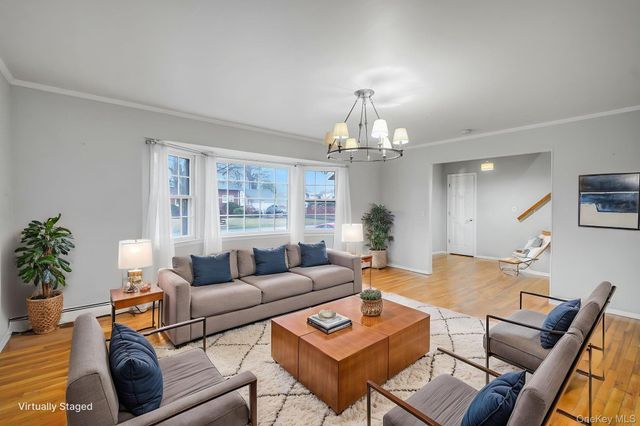 60 Iroquois Drive, Brightwaters, NY 11718