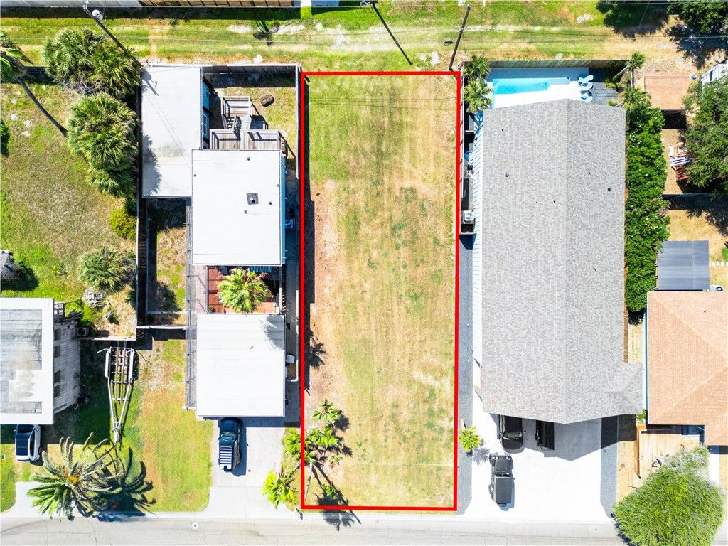 411 S Station St, Port Aransas, TX 78373 — photo 2