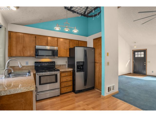 7255 Sw LINETTE Way, Beaverton, OR 97007