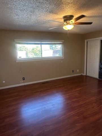 1708 W Simpson, Fresno, CA 93705