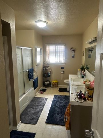 1708 W Simpson, Fresno, CA 93705