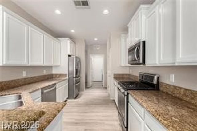 6092 Fox Creek Avenue, Las Vegas, NV 89122