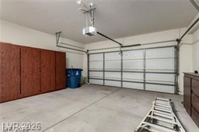 6092 Fox Creek Avenue, Las Vegas, NV 89122