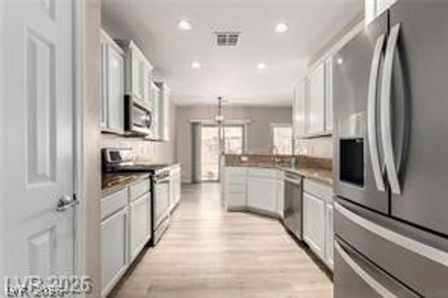 6092 Fox Creek Avenue, Las Vegas, NV 89122