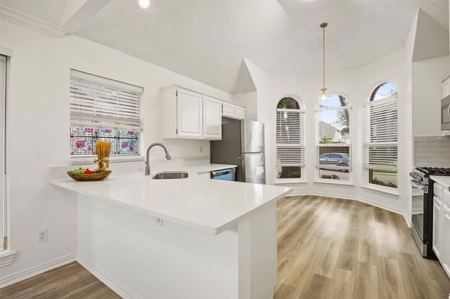 800 Fallen Leaf Court, Irving, TX 75063