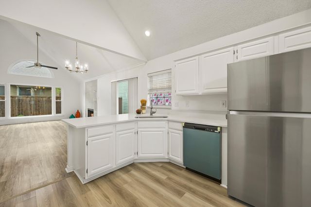 800 Fallen Leaf Court, Irving, TX 75063
