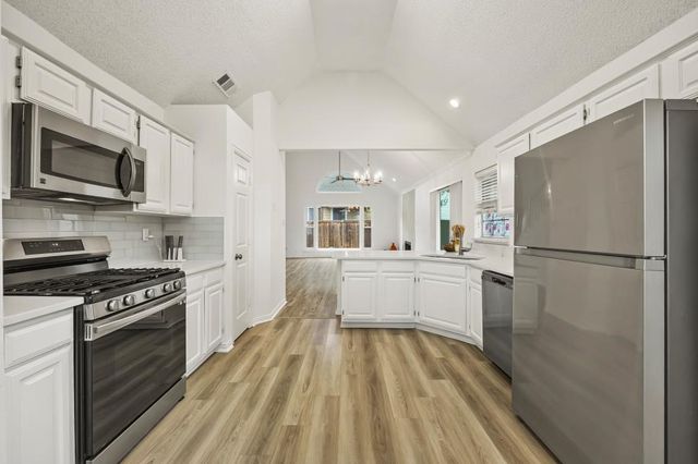 800 Fallen Leaf Court, Irving, TX 75063