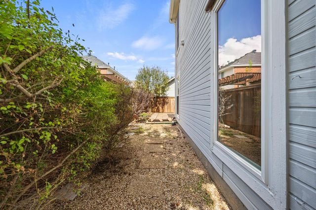 800 Fallen Leaf Court, Irving, TX 75063