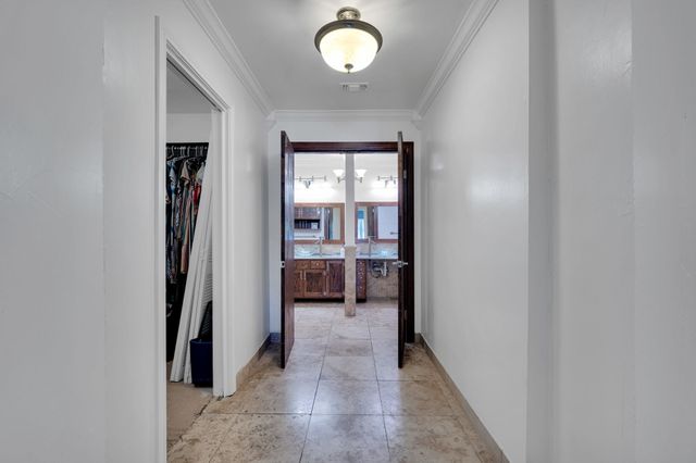 505 Highwoods Trail, Fort Worth, TX 76112