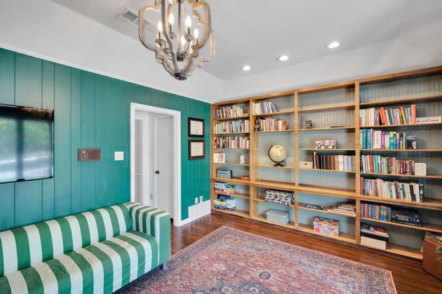 505 Highwoods Trail, Fort Worth, TX 76112