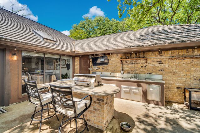 505 Highwoods Trail, Fort Worth, TX 76112