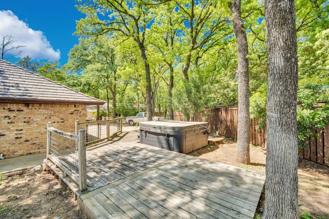 505 Highwoods Trail, Fort Worth, TX 76112