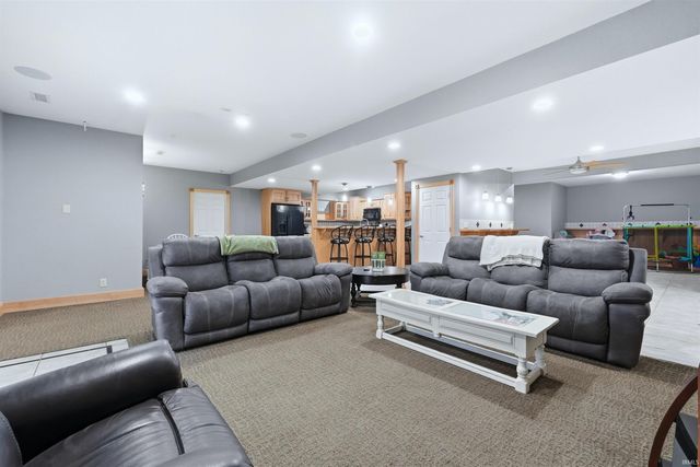 4516 Hollopeter Road, Leo, IN 46765