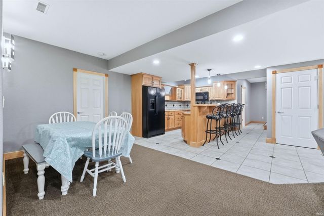 4516 Hollopeter Road, Leo, IN 46765