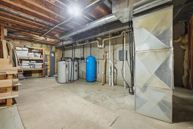 4516 Hollopeter Road, Leo, IN 46765