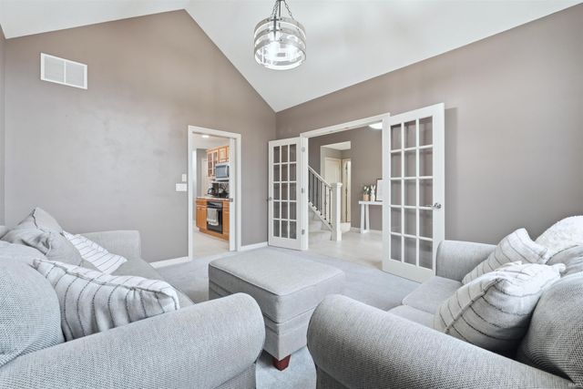 4516 Hollopeter Road, Leo, IN 46765