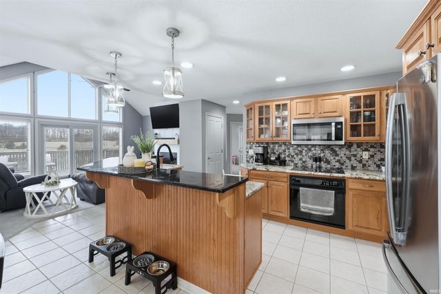 4516 Hollopeter Road, Leo, IN 46765