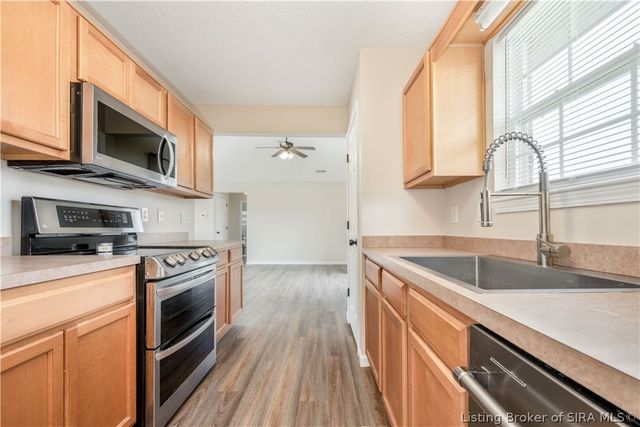 2801 Boulder Court, Jeffersonville, IN 47130